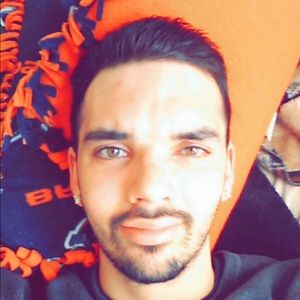 Meet your Posher, Dennis